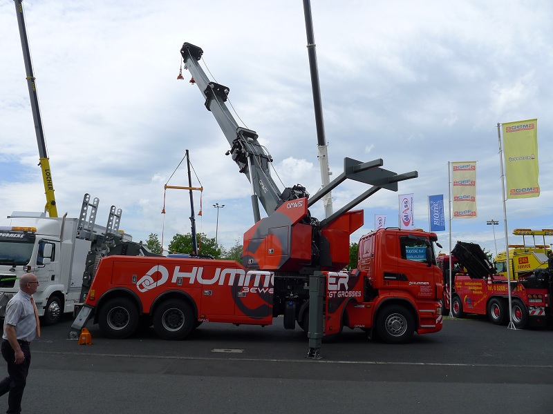 Omars maakt wederom de show in beurs te kassel duitsland.............