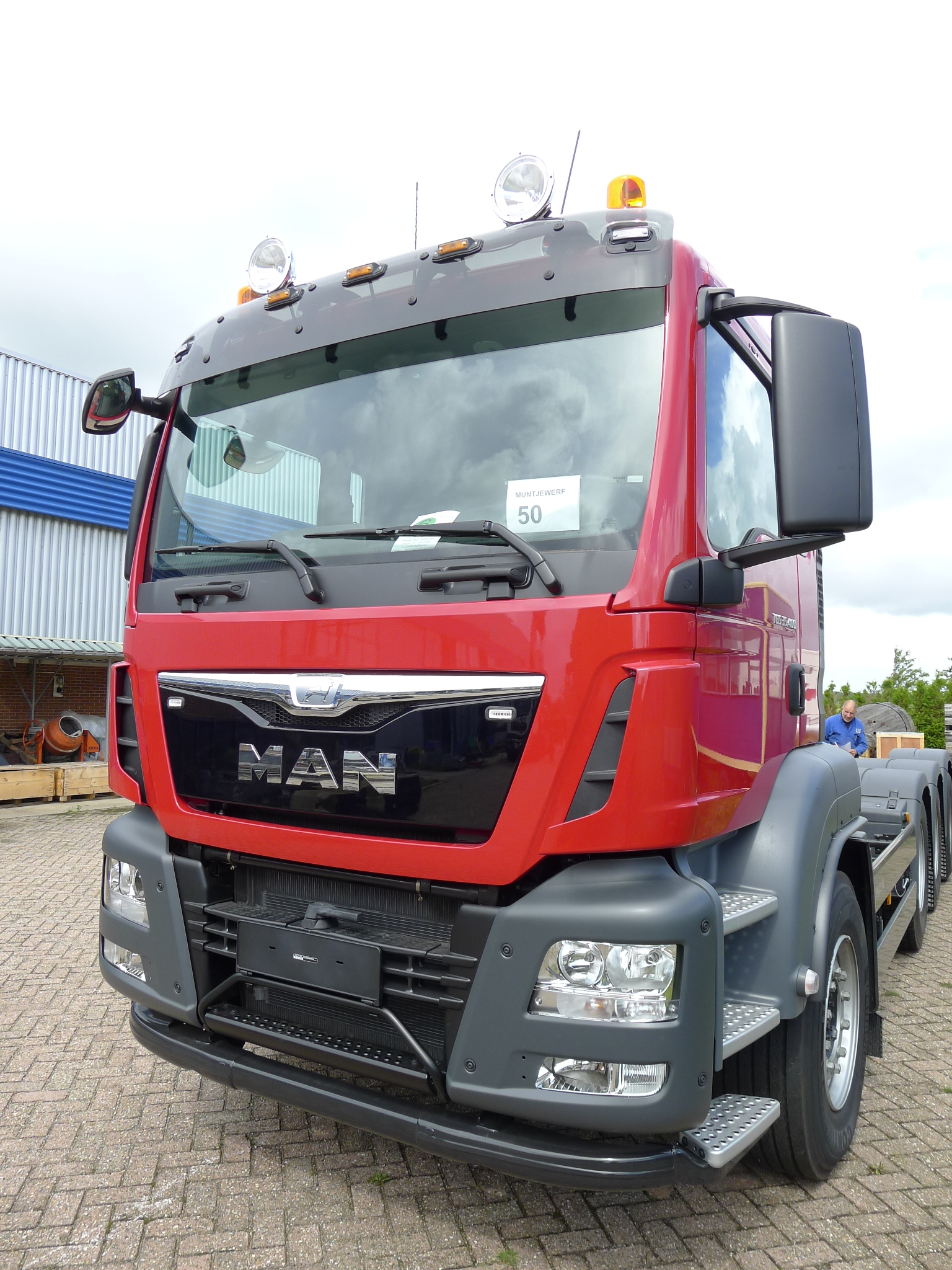 Nieuwe MAN trucks rollen binnen..........