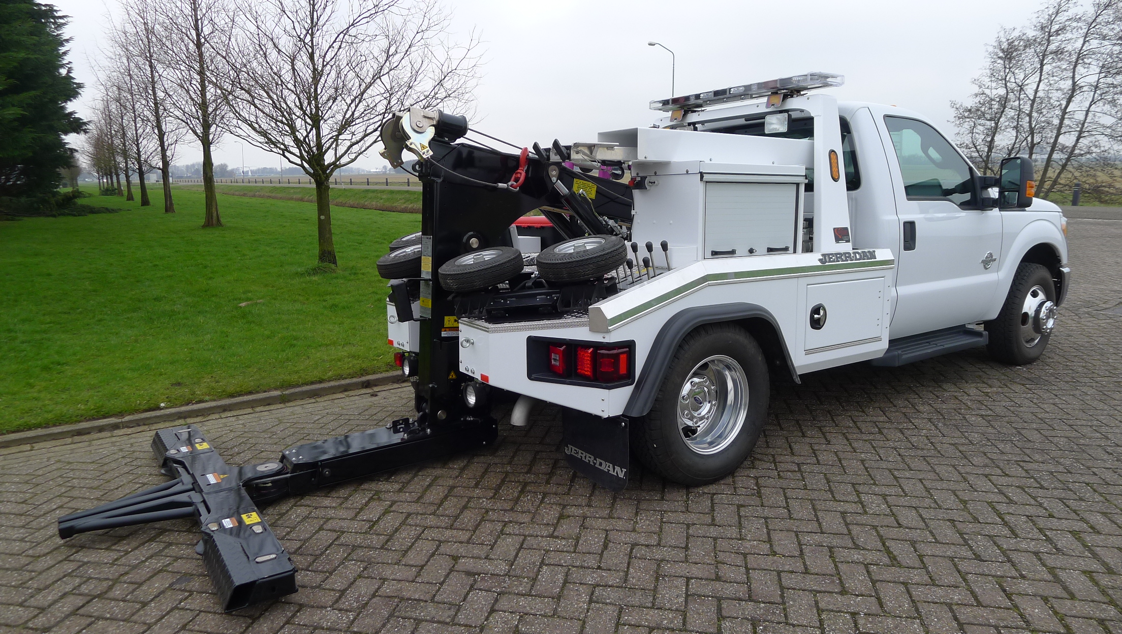 Nieuwe Ford afsleep voertuig gereed voor gebruik.