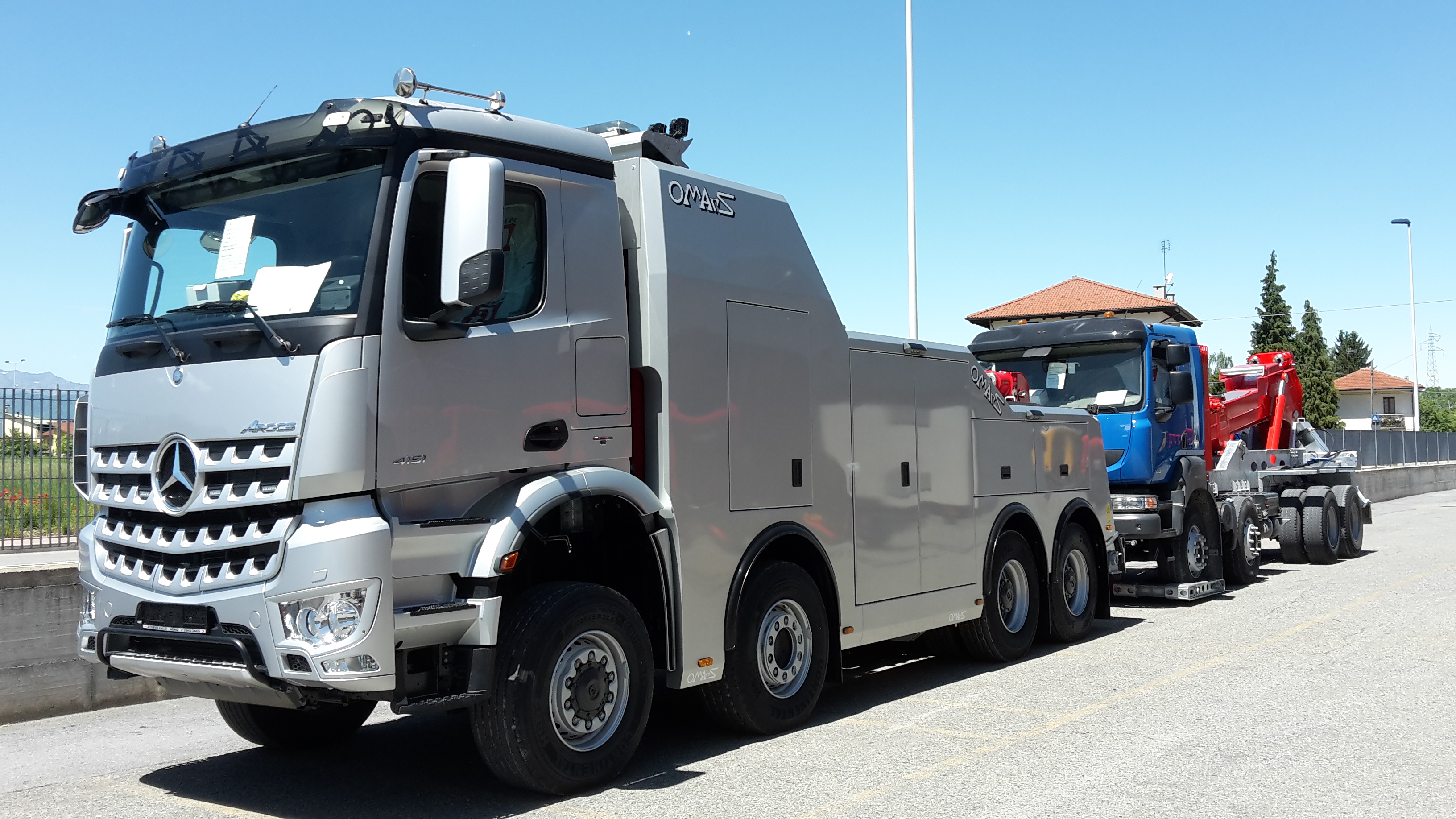 Nieuwe afsleep en bergingsvoertuigen...........