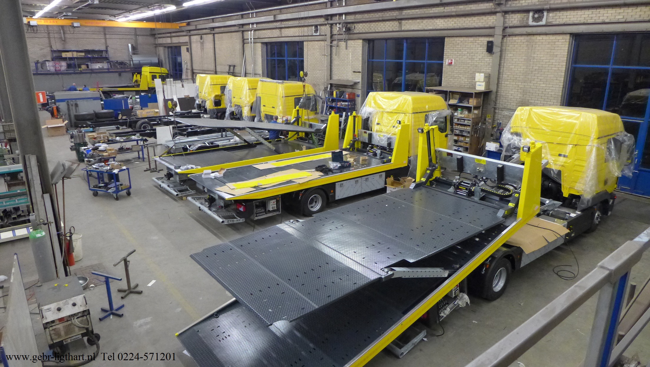 Nieuwe bergingsvoertuigen in aanbouw.............