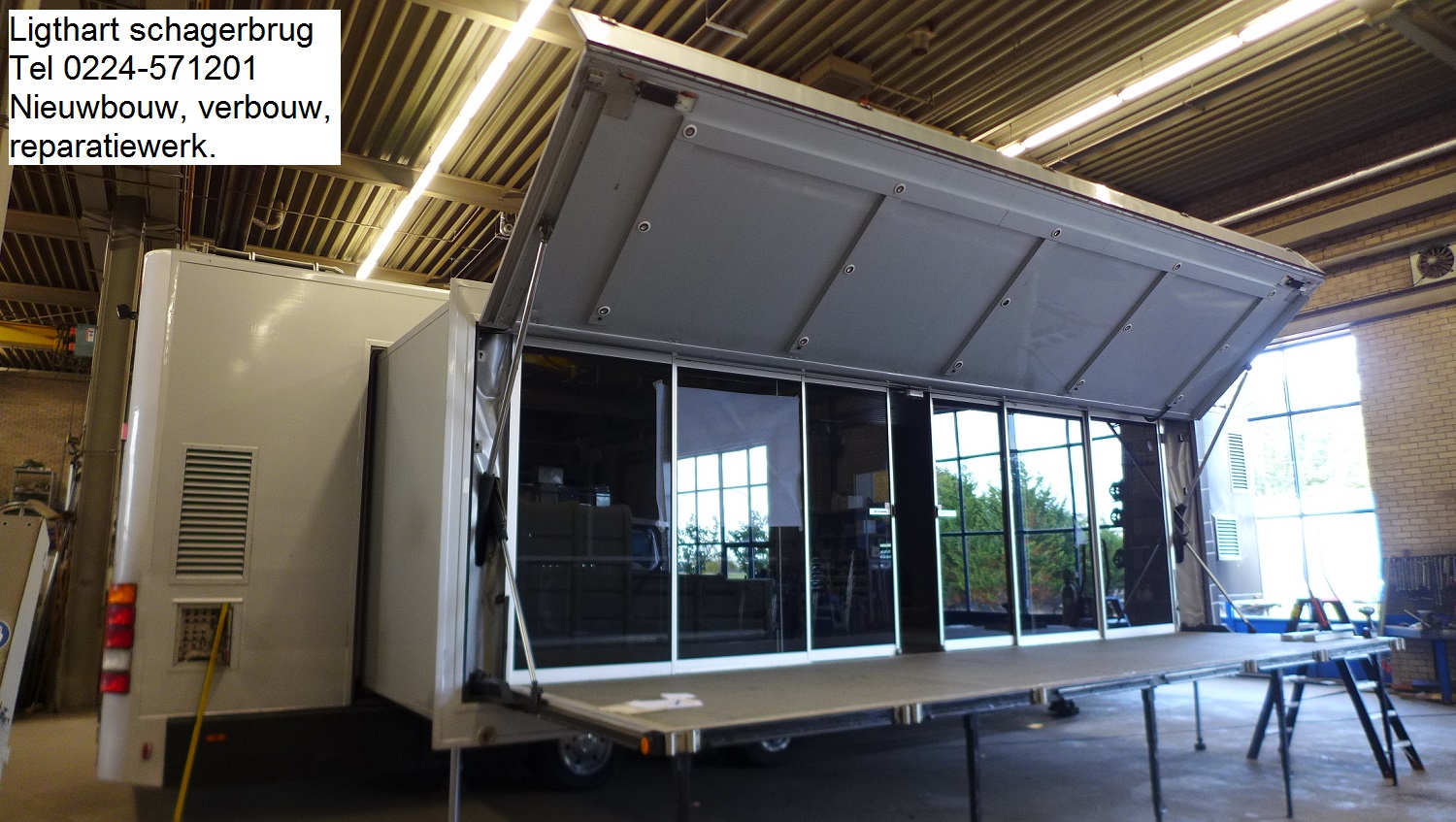 Verbouw, reparatie en nieuwbouw van promotietrailers.............