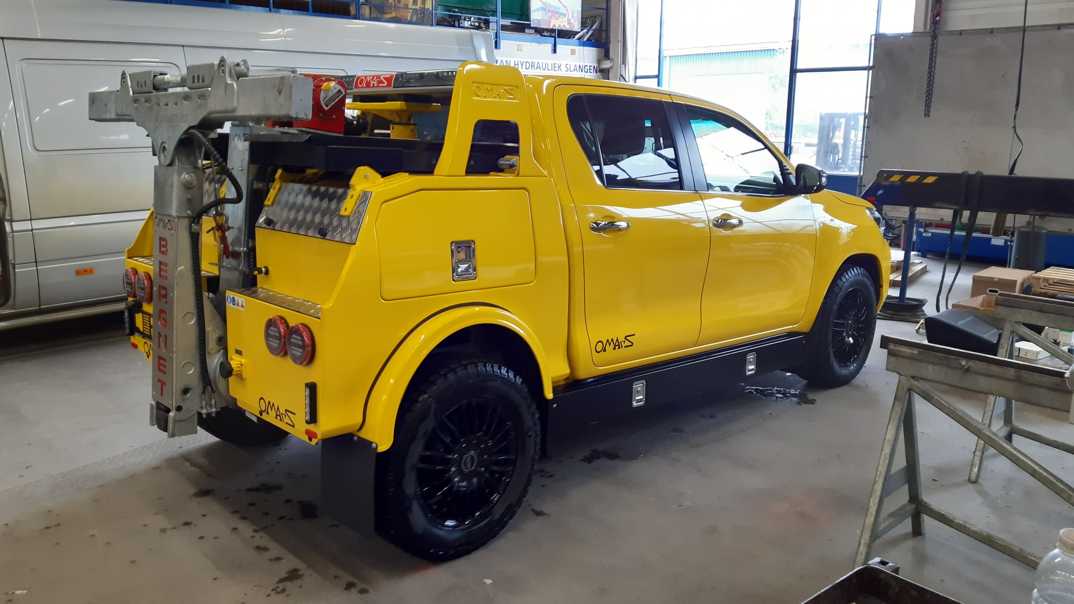 Omars 3FN lepel installatie gemonteerd op Toyota Hilux.