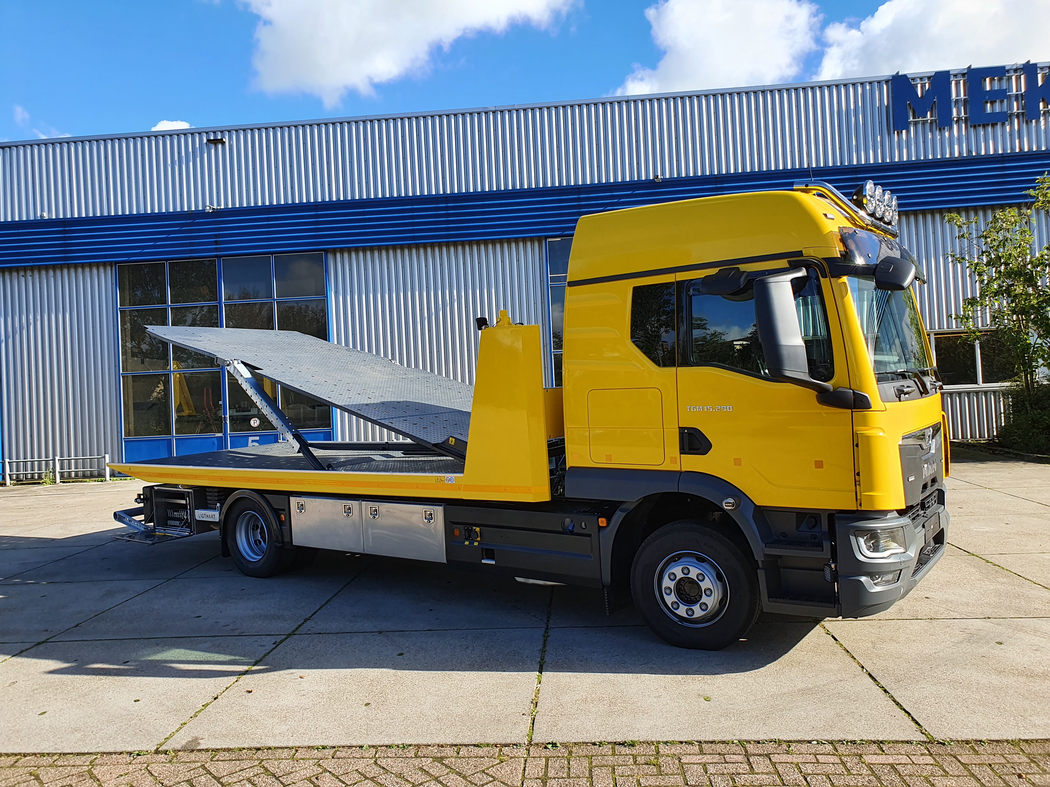 LIGTHART schuifplateau met bovendek.