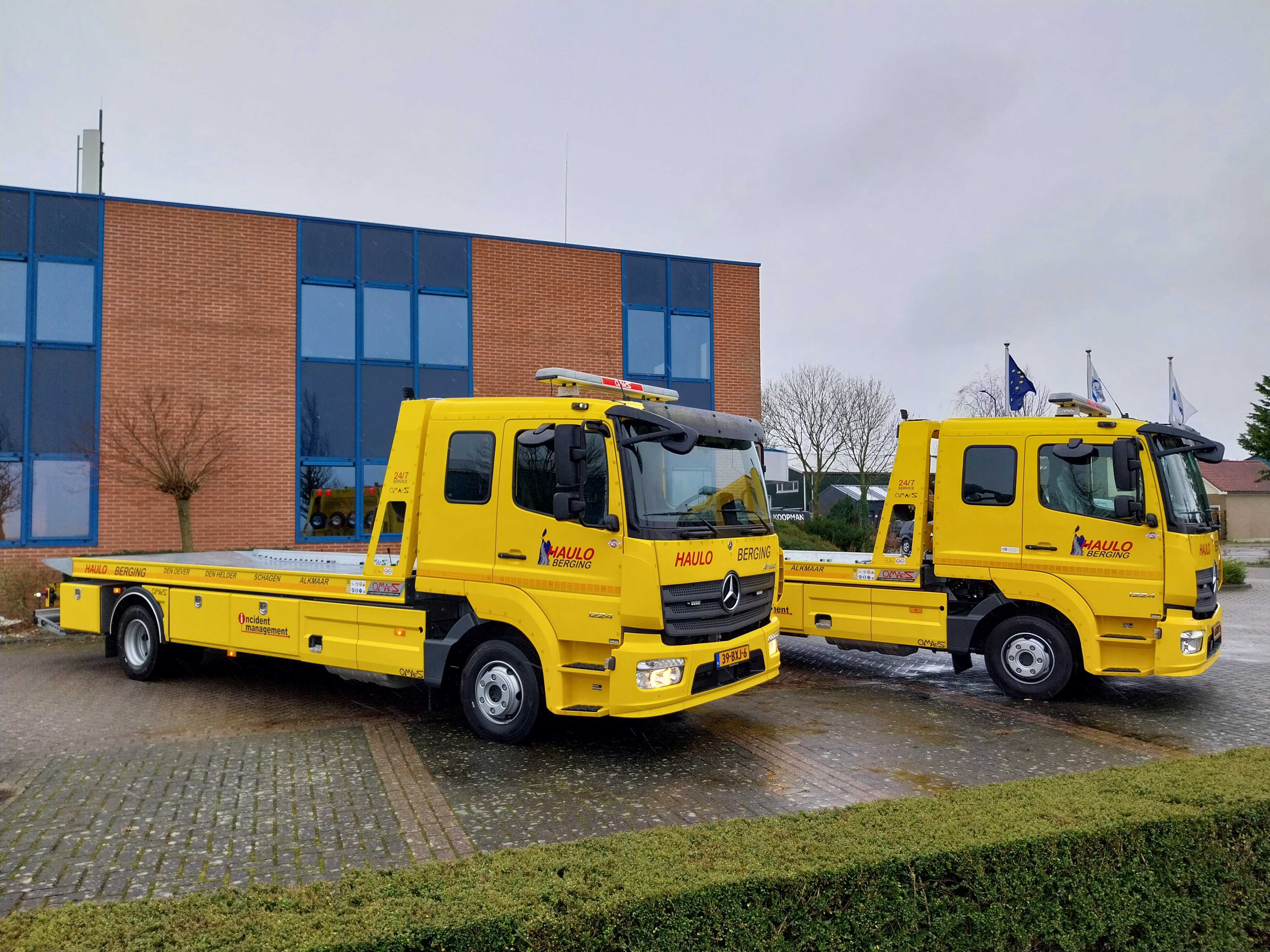 2 stuks Omars schuifplateau type 4.2000