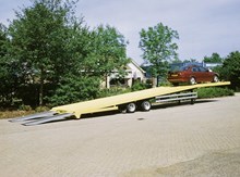 Ligthart oprij oplegger voor auto`s en busjes